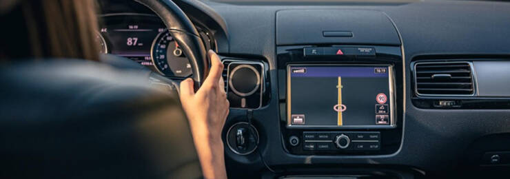 Minley Taxi to Blackbushe Airport