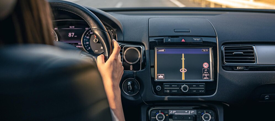 Minley Taxi to Blackbushe Airport